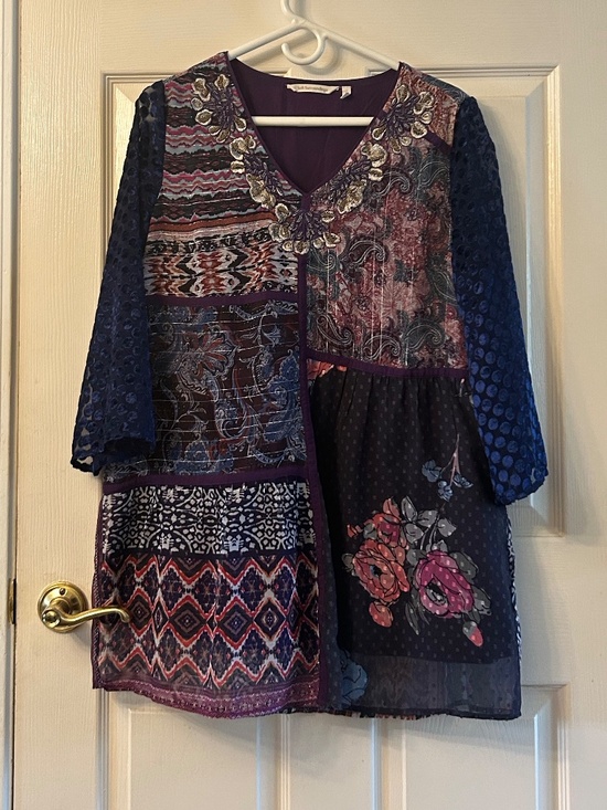 Soft Surroundings Tops - Soft Surroundings Embellished Tunic, Size Petite Med.